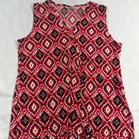 Dana Buchman Tops - Dana Buchman Red and Black Geometric Sleeveless Blouse